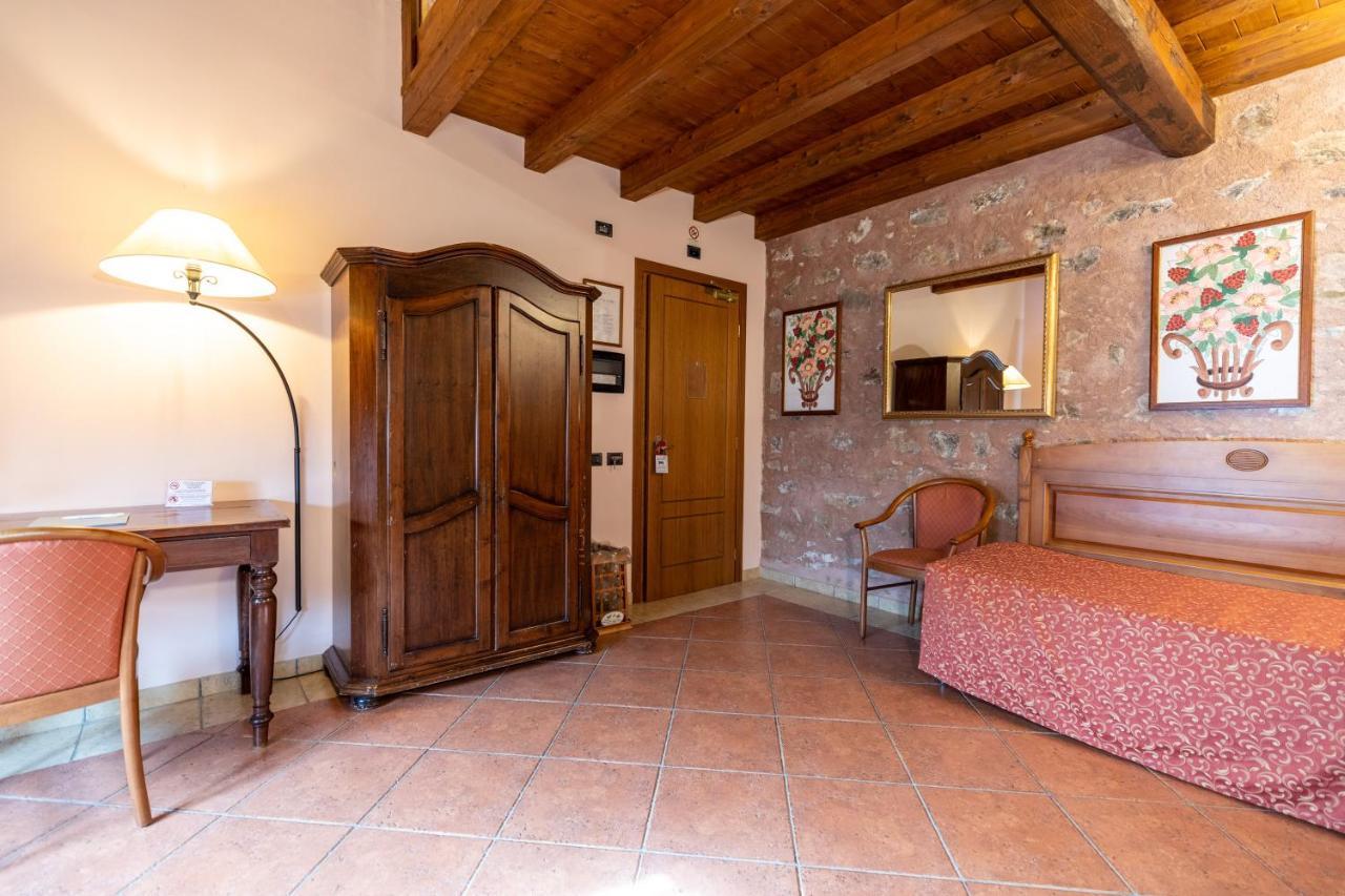 Relais Abbazia Santa Anastasia Resort&Winery Castelbuono  Bagian luar foto